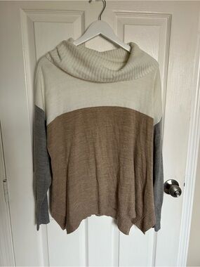 89th & Madison Tri-Color Cowl Neck Sweater in Cream, Taupe & Gray